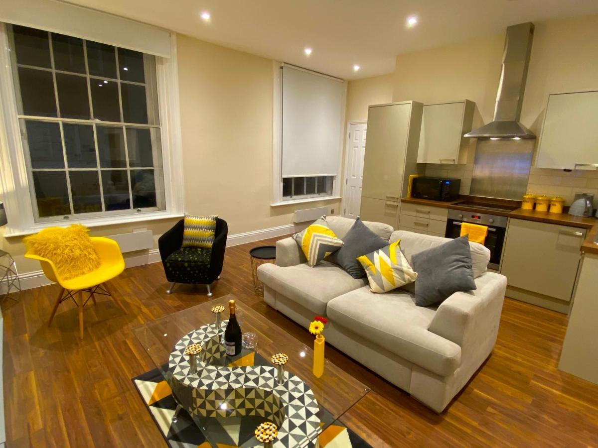 Deluxe High Street Apartment Canterbury Esterno foto