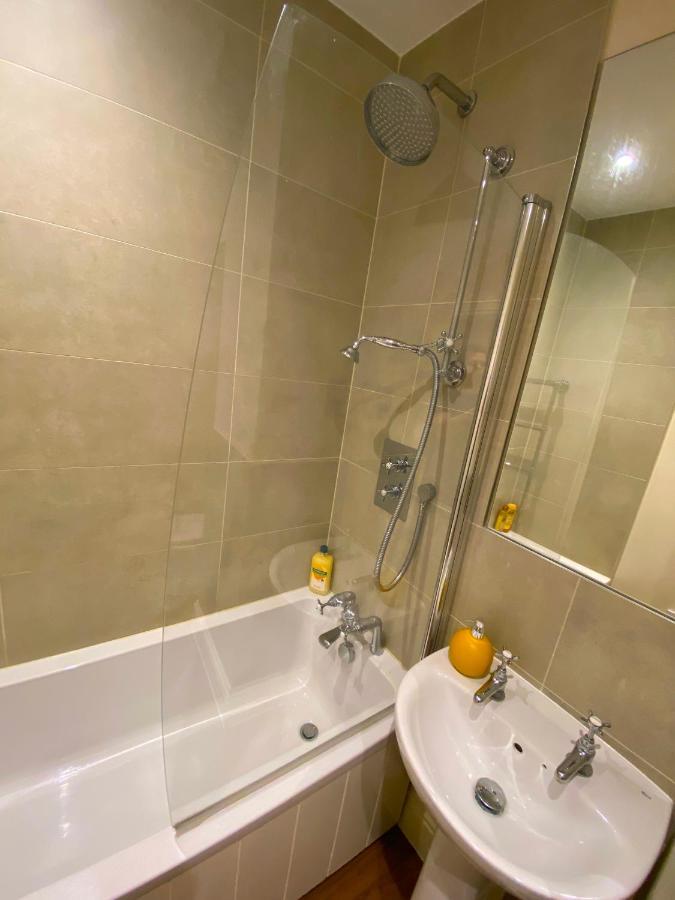 Deluxe High Street Apartment Canterbury Esterno foto