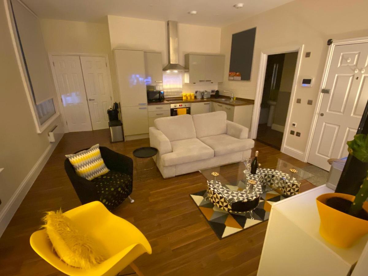 Deluxe High Street Apartment Canterbury Esterno foto