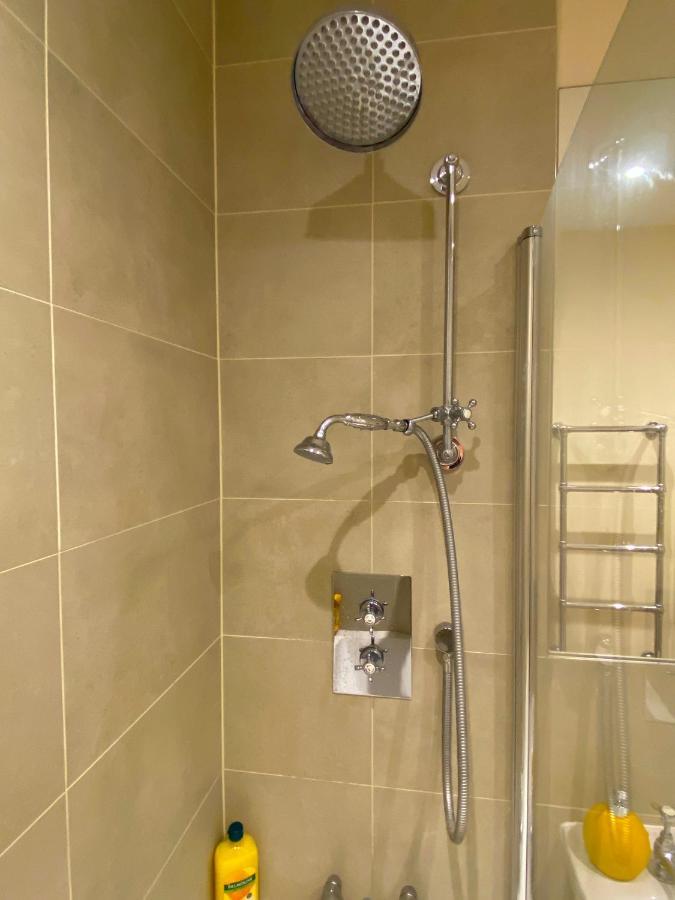 Deluxe High Street Apartment Canterbury Esterno foto